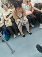 小姐姐在看什么0