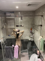 分享老婆洗澡