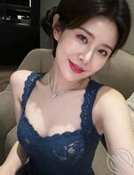 绿母，找个哥们勾引我骚母，然后也让我体验一下她的阴道。2