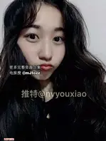 分享极品小学老师女友！推特极品福利姬女神【女友潇潇/nvyouxue/nvyouxiao】此女私下在推特上玩很嗨，跟男友拍了许多私密视频，脸蛋颜值在日常中也是不差的，也有一定的气质，非常真实的情侣泄密。2
