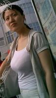 街拍大胸美妇