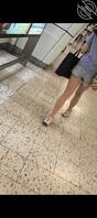 一路跟拍牛仔短裤美腿0