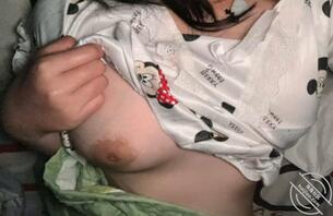 想在宿舍用玩具自慰，但是害怕被发现。好纠结啊0