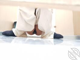 原创厕拍 一直盯着帅哥看的小姐姐1