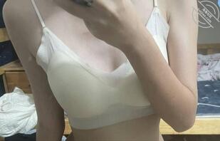 08年少女粉嫩小穴，嫩不嫩你说了算1