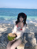 海边甜妹 元气满满