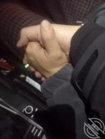 例假前让弟弟内射,但是不舍得催他回家。0