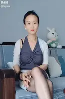 风韵犹存抖音蓝lan姨掰开骚穴自慰抠逼福利姬视频曝光0