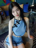 一条性感的反差骚母狗