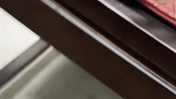 偷拍同事内衣