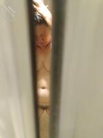 偷拍母猪坦克洗澡