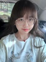 眼镜女大学生闺蜜羞辱