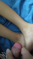 趁妹妹睡着射她脚上0
