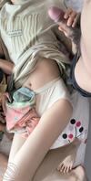 出差回家赶上老婆大姨妈来了，只能让老婆用手解决了～2