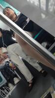 公交车抄底黑衣少妇1