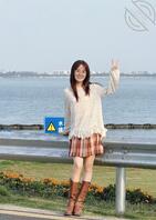 提供两个反差婊，二选一该怎么选