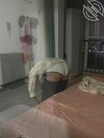 原创(96)日常更新，老妈换裤子露出性感大屁股