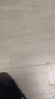 表姐跟老公吵架，来我家借住被我强行在厕所操了，一开始很抗拒，后面爽了