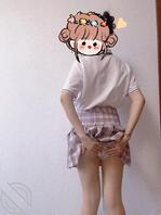 女朋友手机里发现的，今年大三，说是自己拍的，但是没给我发过1