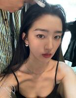 二十桥明月夜，玉人何处教吹箫