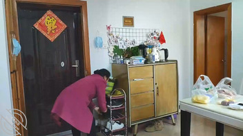 和老妈发生关系后的第一天,因为早上孩子在身边摸了一下老妈屁股后和我翻脸了0