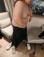 窗前闪光灯后入，旗袍丝袜，镂空黑内衣，有喜欢海友可以聊聊留言0