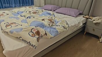 27.趁妈妈洗澡冲进去被妈妈骂了，怕老爸突然回来妈妈不给我操连忙跑出来