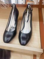 想起年轻时，看见女兵班长鞋，都很硬，偷摸撸一把0