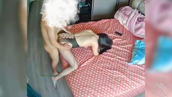 老婆瞒着我被单男爆草40多分钟！被我隐藏的监控拍到。1