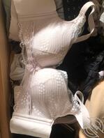 趁小姨出去翻她的内衣裤