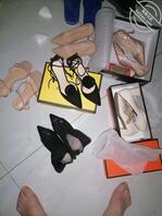 新婚老婆穿着婚礼礼服和她最骚的高跟鞋和别人操了2
