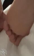 火车卧铺舔脚偷拍裸足女大露脸1