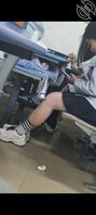 偷拍肉腿光腿神器女同学1