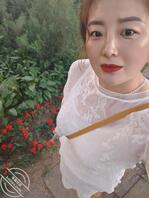 这位妈妈漂亮吗0