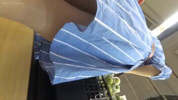 转载CD大神美少妇裙底风光一则