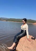 天气暖和了给骚逼老板娘拉出来晒晒脚