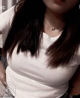 我的小母狗在学校的照片以及昨天刚操完她的战场痕迹，嫩b的照片在上贴1