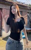 村花天花板”炸场！178cm身高配神颜，美得让人移不开眼