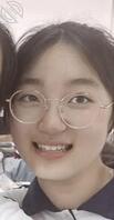 榃榃高中的样子~那时就不爱穿bra~在学校偷偷露出~没有私信卡～来骂我嘛