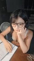 干净的眼镜妹在复习考试2