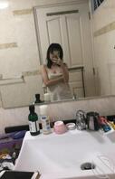 骚货女友在浴室自拍裸照1
