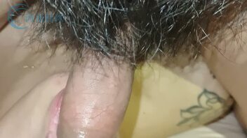 成都附近，绿帽老公找单男一边吃一边自慰，有想艹我老婆的留言