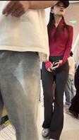 瑜伽裤美女勒出网上同款情趣内裤痕迹 肥阴唇也被勒的外翻 这是有多骚啊 1