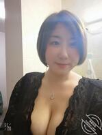 这样的大奶熟妇骚逼母狗喜欢吗，接龙接龙，达到10评论，发胸和逼0