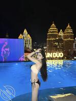 音乐老师竟然自己把泳装照发朋友圈了