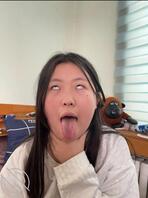 渴望被曝光的中专母猪跪求男爹尽情羞辱，认出可操。2