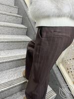 又拍到这个小骚屁股，这次有露脸