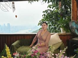 气质丰满的舅妈