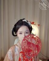 三个姐姐都好骚，真想跟她们做爱。