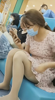 (偷拍)游乐场眼镜宝妈送你一夜你会怎么干她？